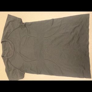 Black Lululemon swiftly tech tee